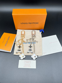 Louis Vuitton LV four-leaf clover and Eiffel Tower bag keychain-3740