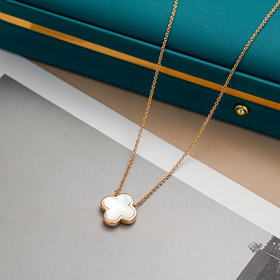 Van Cleef & Arpels White Mother-of-Pearl Black Agate Single and Double-Sided Flower Necklace-0365