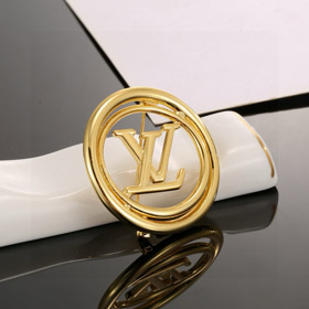 Louis Vuitton LV round letter metal brooch-0394